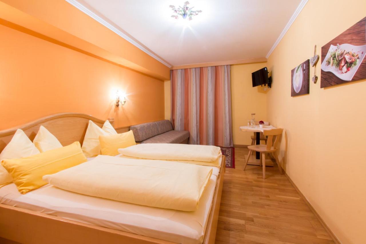 רדשטאדט Hotel Gasthof Brueggler מראה חיצוני תמונה