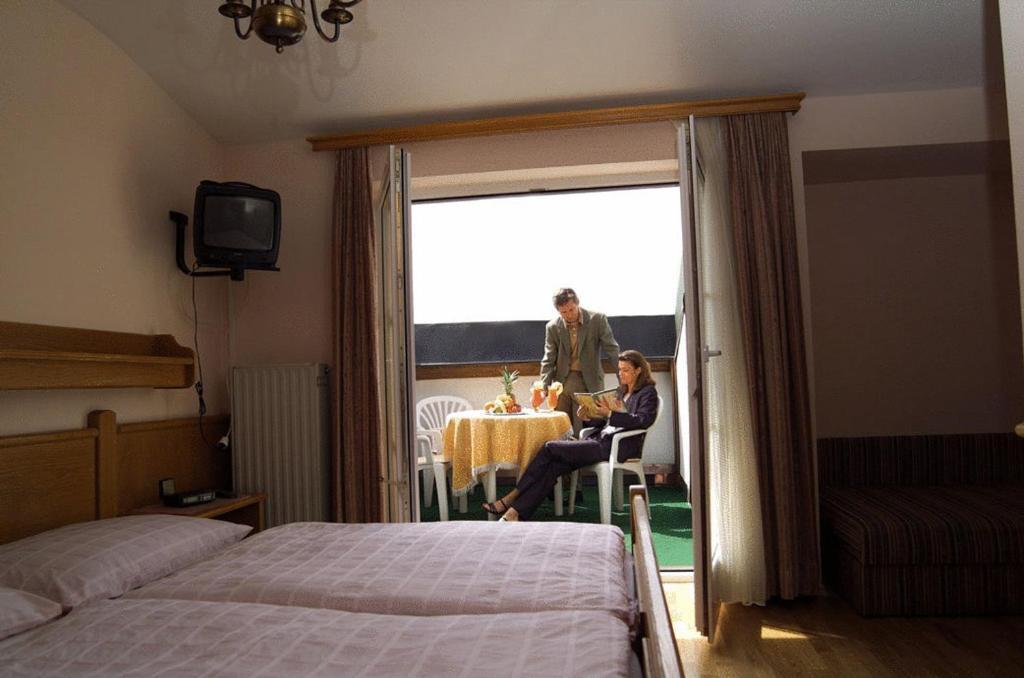 רדשטאדט Hotel Gasthof Brueggler חדר תמונה